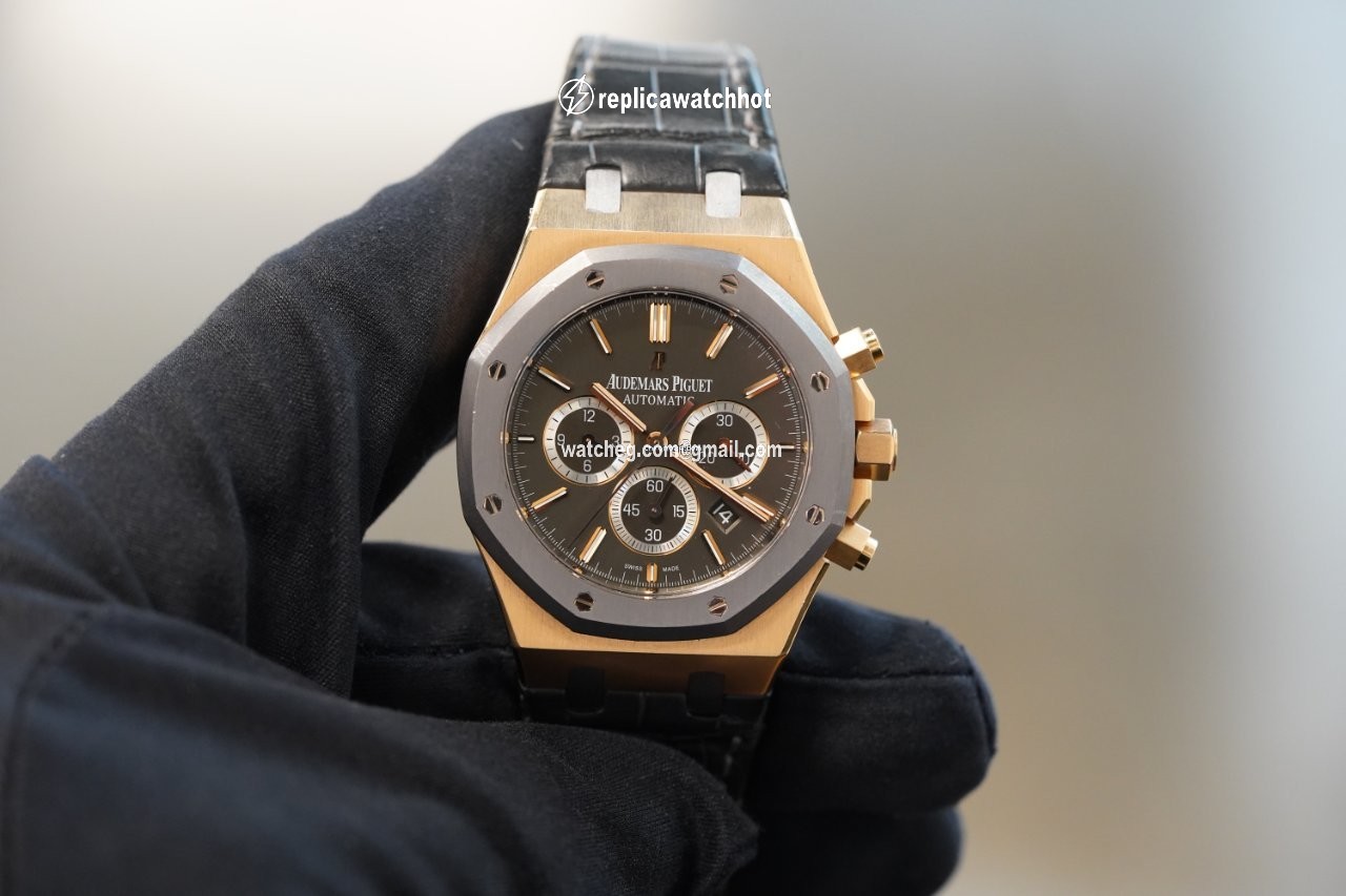 Audemars Piguet Royal Oak Chronograph Mens watch Unisex Automatic Rose gold 26325OL.OO.D005CR.01