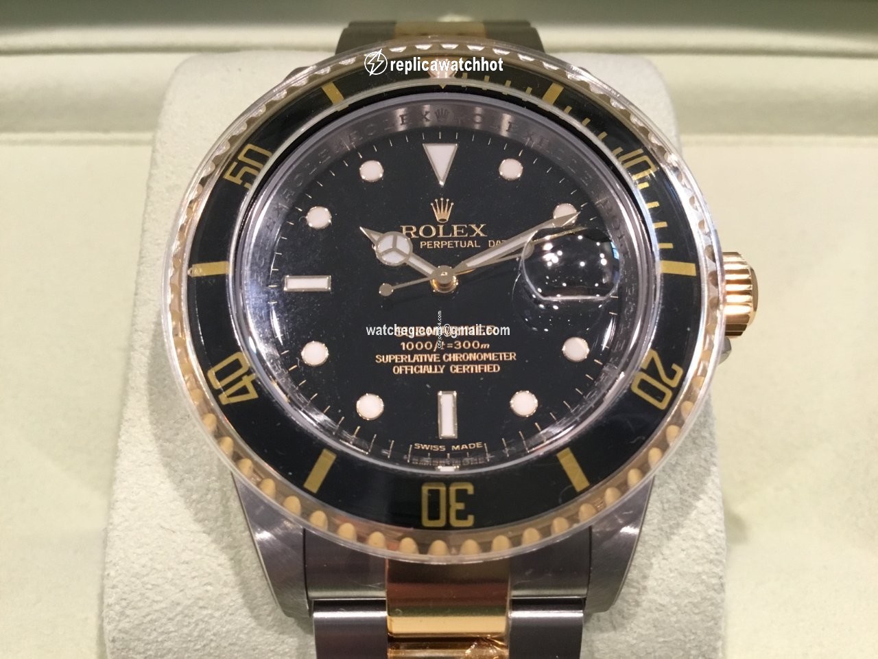 Rolex Submariner Date Mens watch Unisex Gold Steel Automatic 16613N