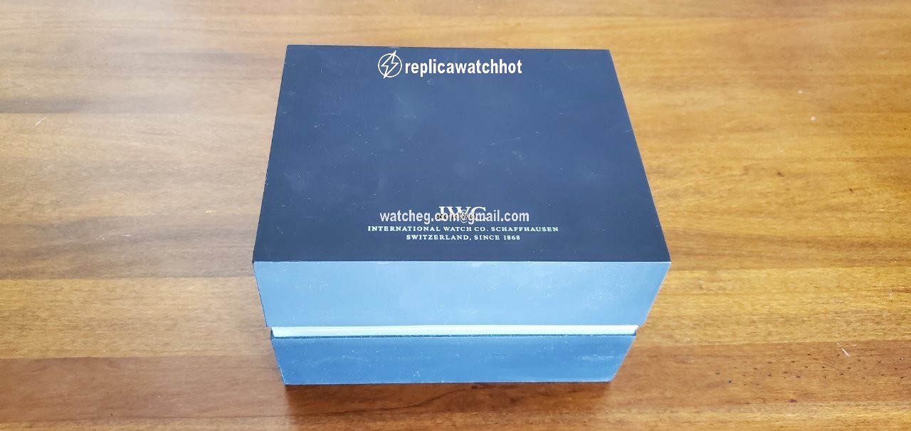 IWC Ingenieur Automatic Mens watch Unisex Automatic Steel IW323904