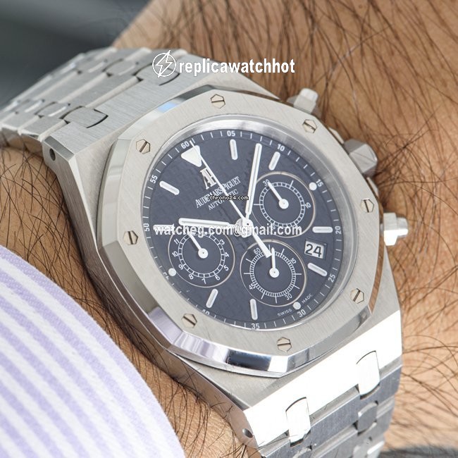 Audemars Piguet Royal Oak Chronograph Mens watch Unisex Automatic Steel 26300ST.OO.1110ST.03