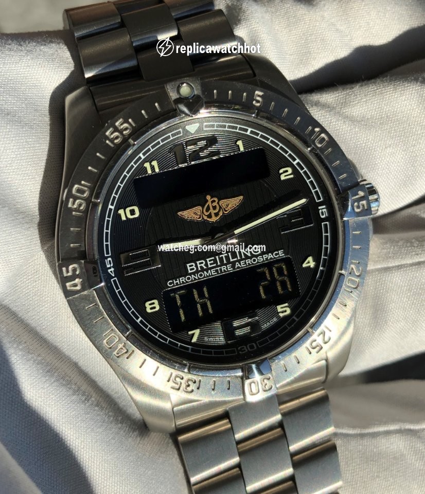 Breitling Aerospace Avantage Mens watch Unisex Quartz Titanium E79362
