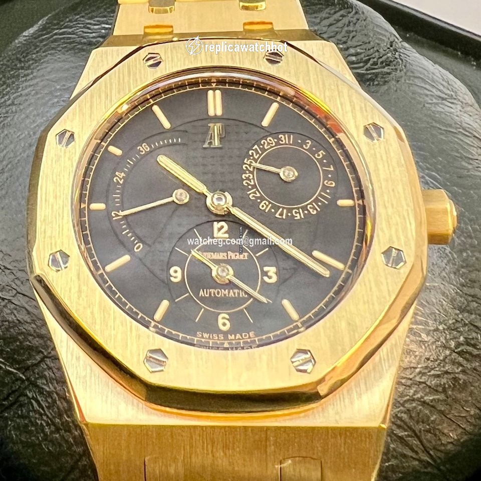 Audemars Piguet Royal Oak Dual Time Mens watch Unisex Automatic Yellow gold 25730BA
