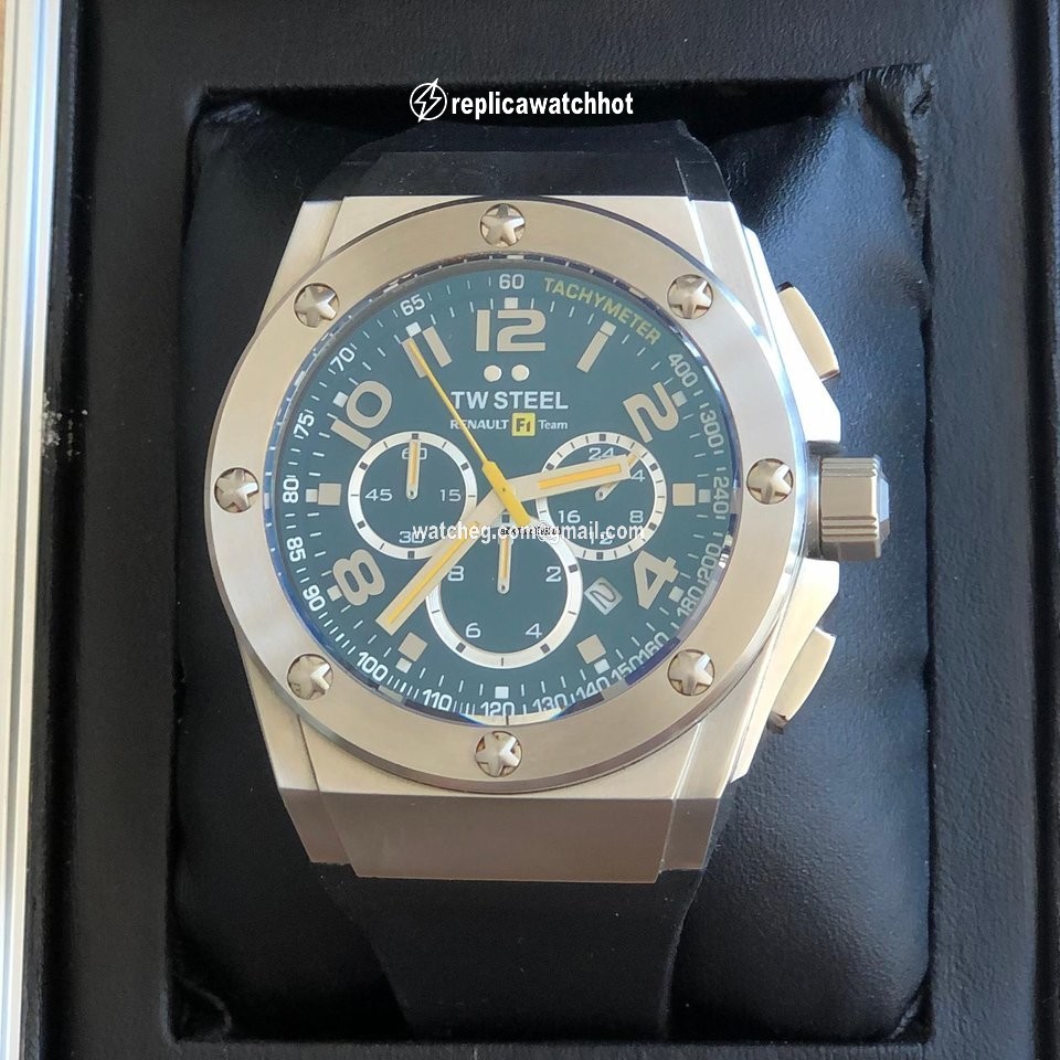 TW Steel Mens watch Unisex Quartz Steel TW680
