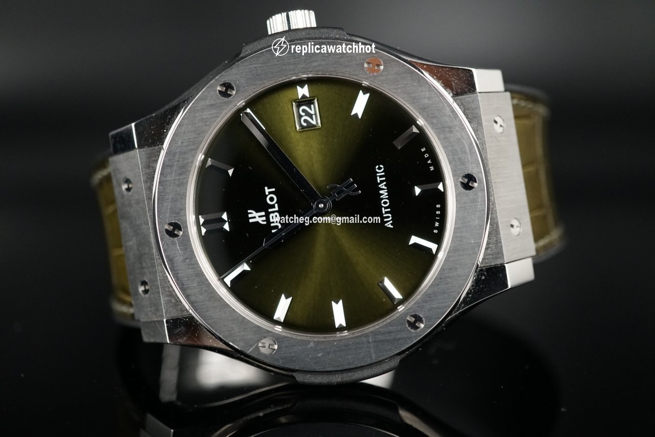 Hublot Classic Fusion 45, 42, 38, 33 mm Mens watch Unisex Automatic Titanium 511.NX.8970.LR