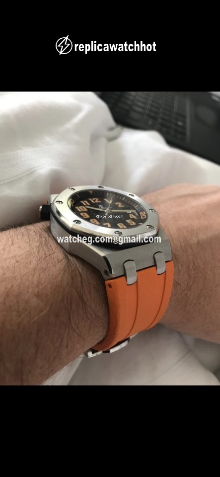 Audemars Piguet Royal Oak Offshore Diver Mens watch Unisex Automatic Steel 15701ST.OO.D002CA.01