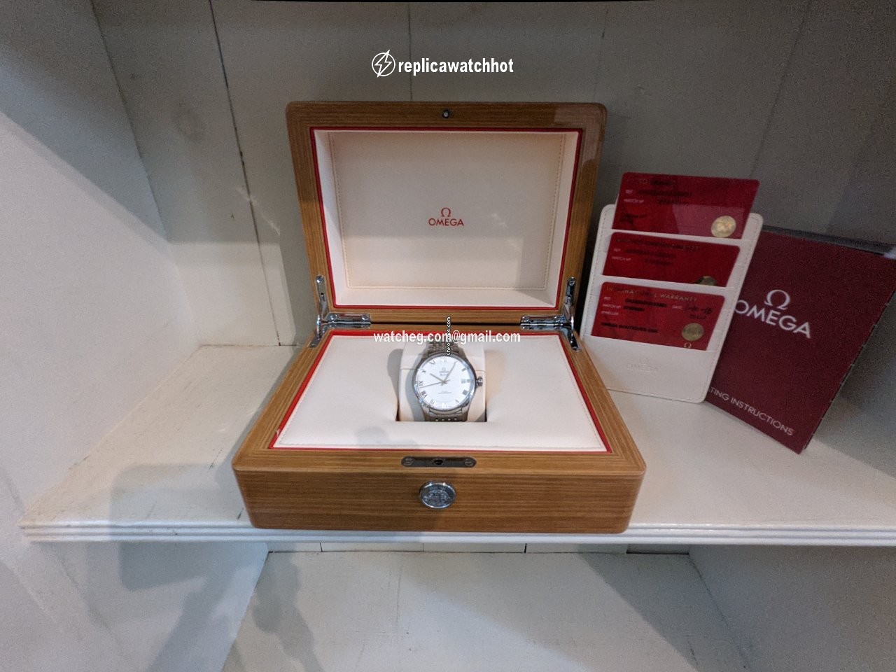 Omega De Ville Hour Vision Mens watch Unisex Automatic Steel 433.33.41.21.03.001