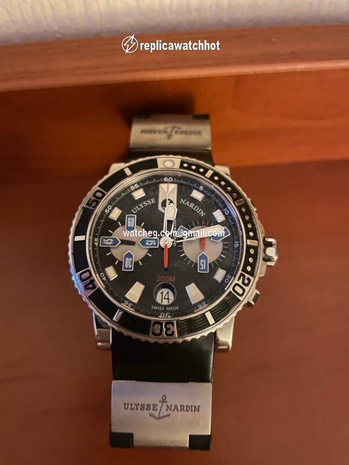 Ulysse Nardin Maxi Marine Diver Mens watch Unisex Automatic Steel 8003-102