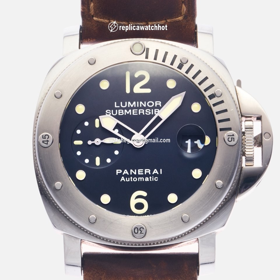 Panerai Luminor Submersible Mens watch Unisex Automatic Steel PAM00664