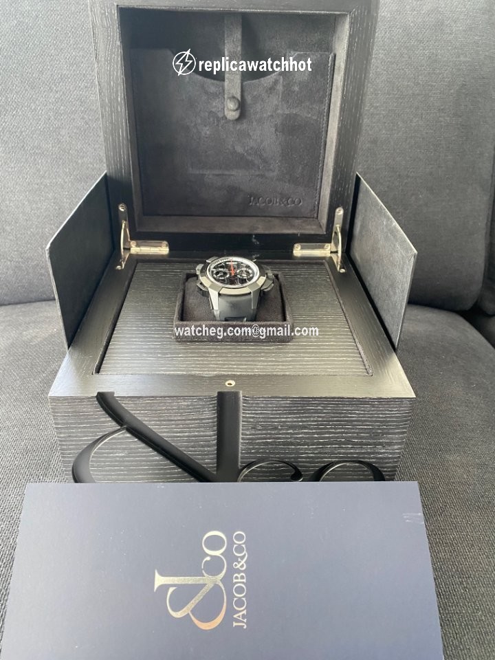 Jacob & Co. Mens watch Unisex Automatic Titanium EC311.21.SA.BB.A