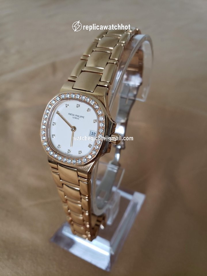 Patek Philippe Nautilus Womens watch Quartz Yellow gold 4700