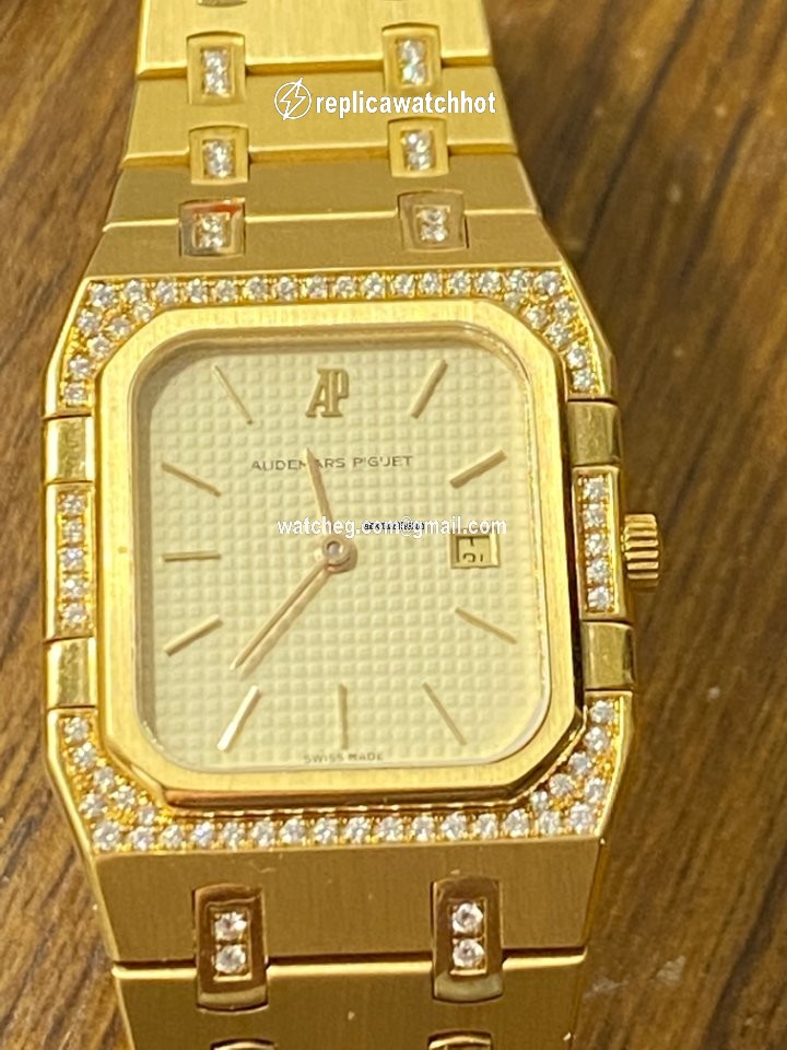 Audemars Piguet Royal Oak Mens watch Unisex Quartz Yellow gold 6005