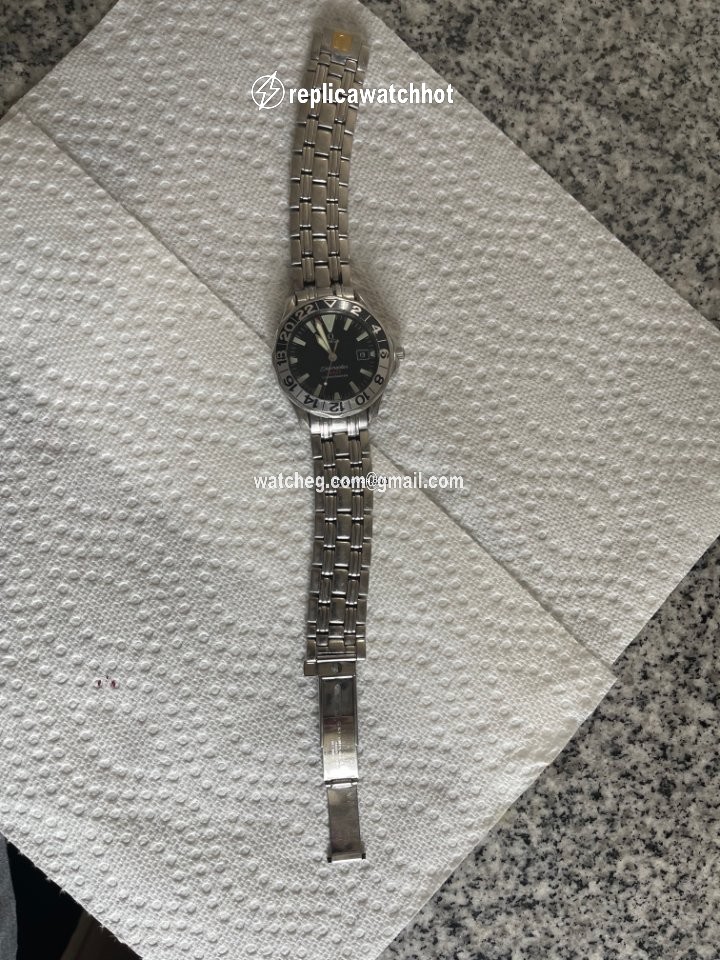Omega Seamaster Diver 300 M Mens watch Unisex Automatic Steel 25345000