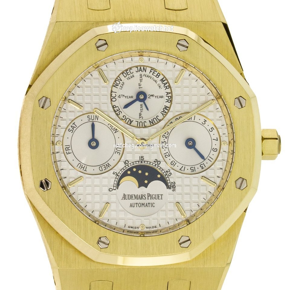 Audemars Piguet Royal Oak Perpetual Calendar Mens watch Unisex Automatic Yellow gold 25820BA.OO.0944BA.02
