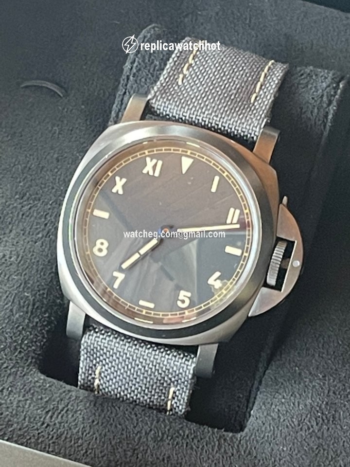 Panerai Luminor Mens watch Unisex Manual winding Titanium PAM779