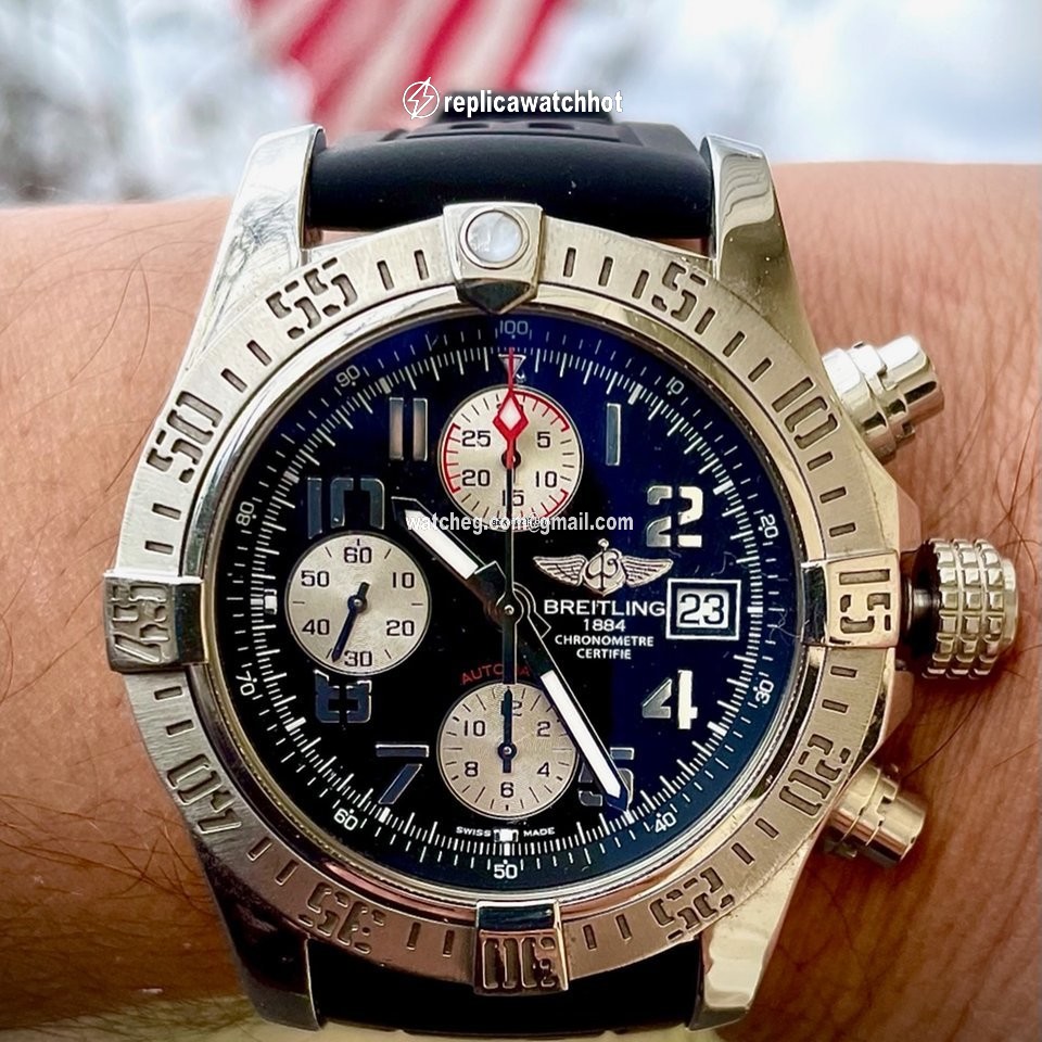 Breitling Avenger II Mens watch Unisex Automatic Steel A1338111 BC33 170A