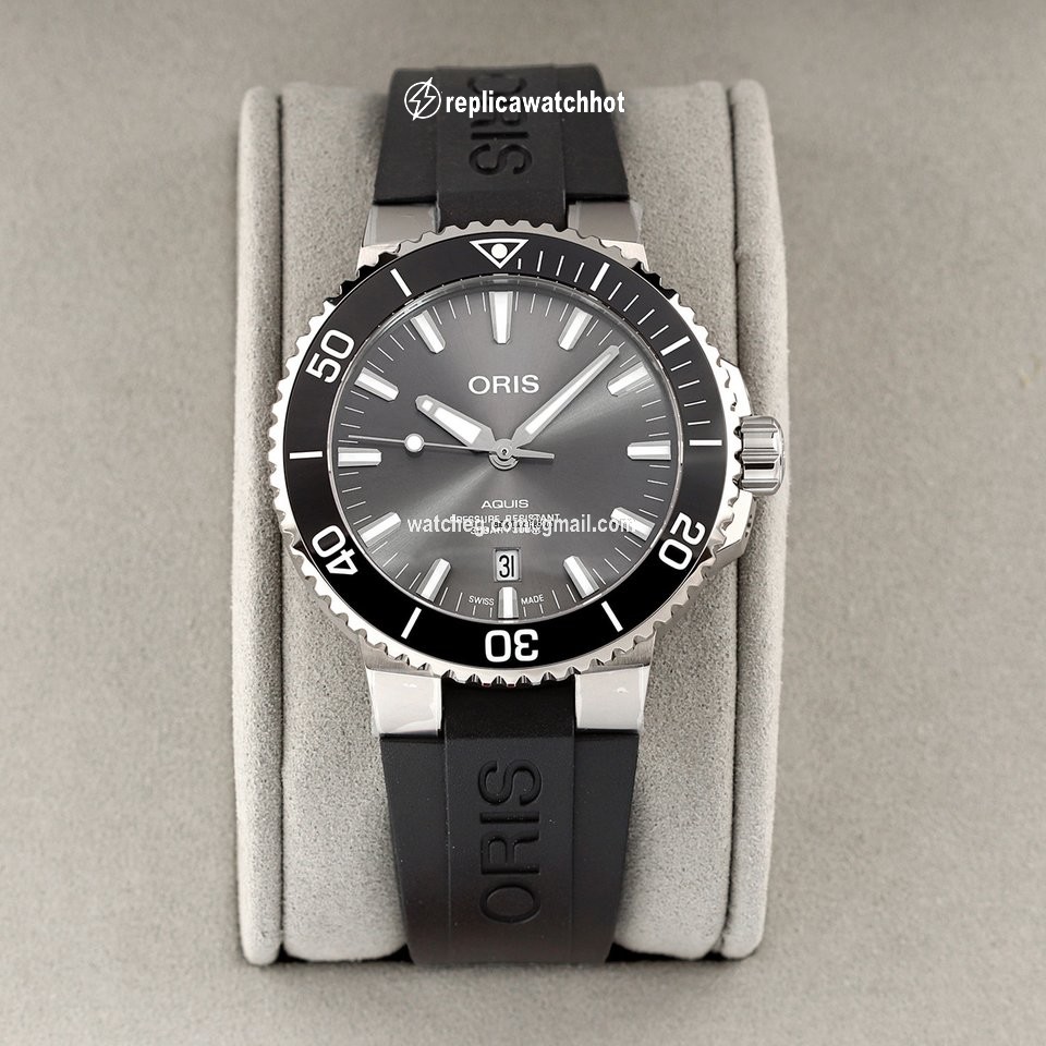 Oris Aquis Titanium Date Mens watch Unisex Automatic Titanium 01 733 7730 7153-07 4 24 64TEB