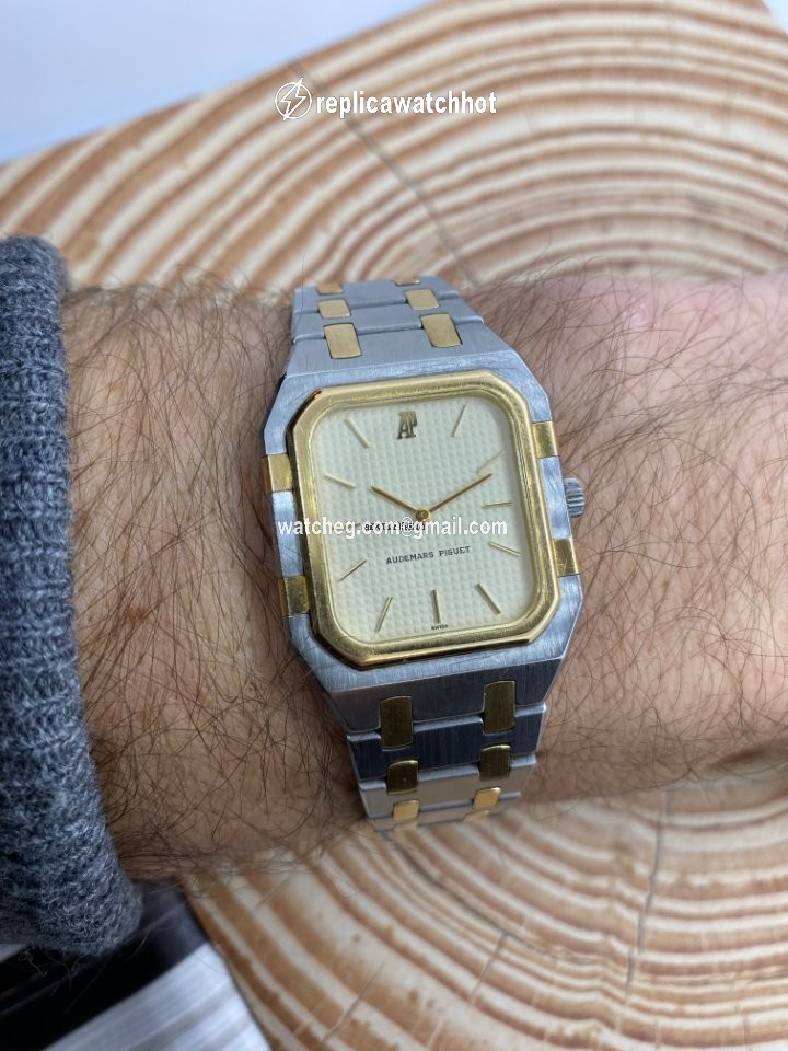 Audemars Piguet Royal Oak Mens watch Unisex Quartz Gold Steel 6009