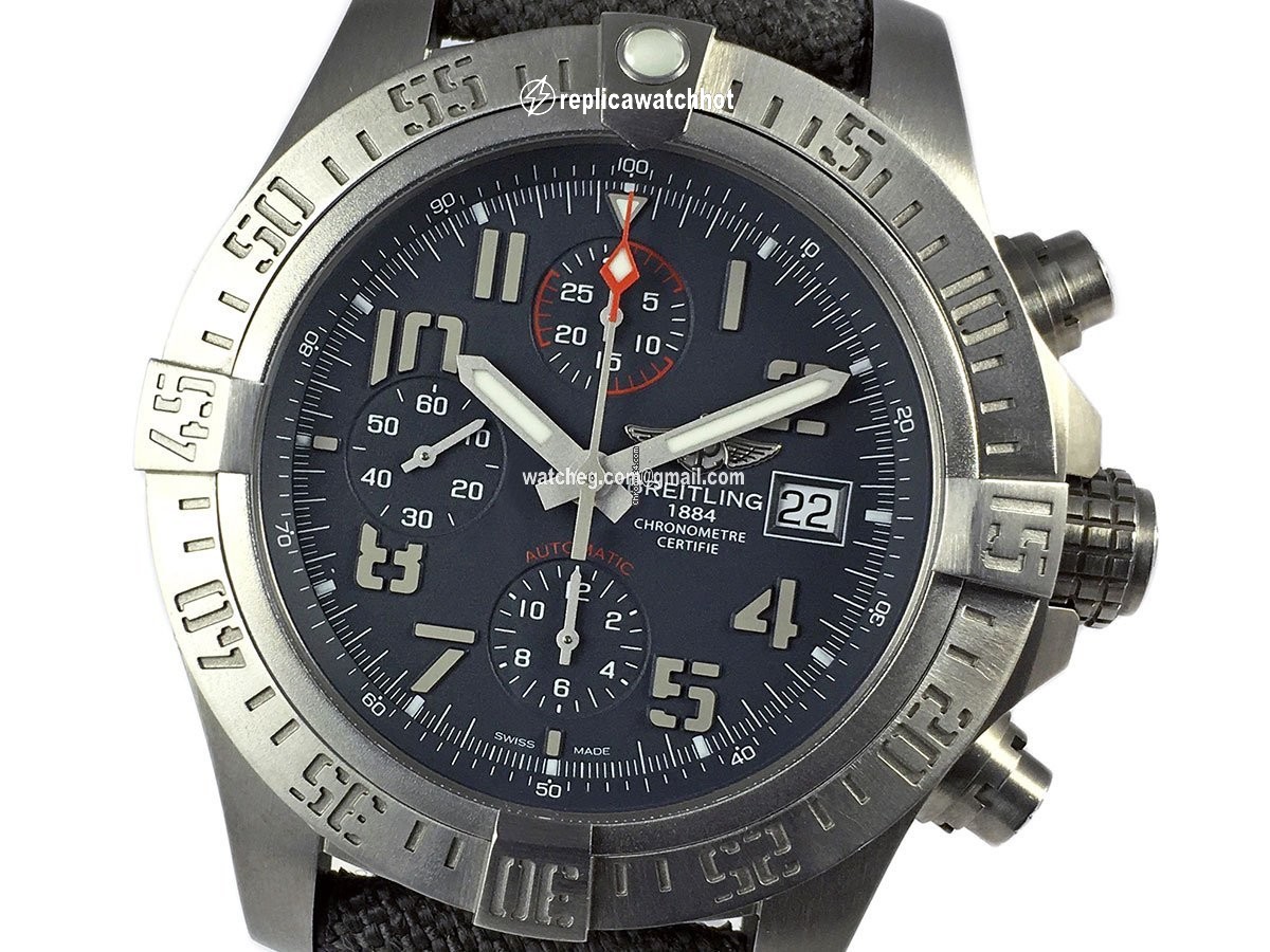 Breitling Avenger Bandit Mens watch Unisex Automatic Titanium E1338310 M534 253S E20DSA.2