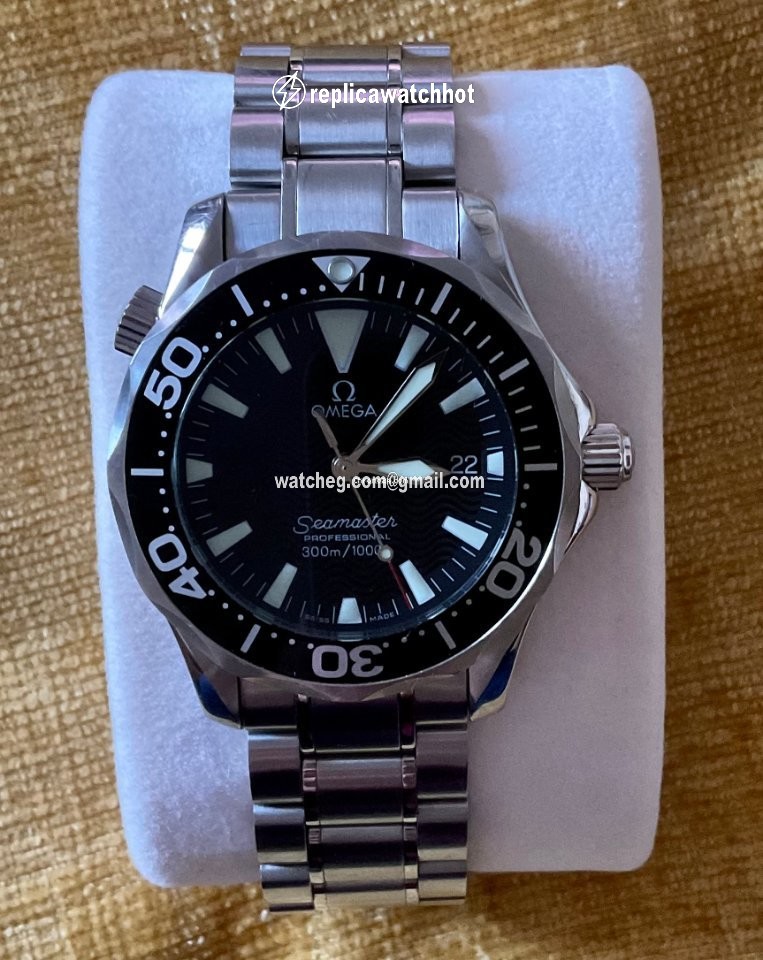 Omega Seamaster Diver 300 M Mens watch Unisex Quartz Steel 21230416101001