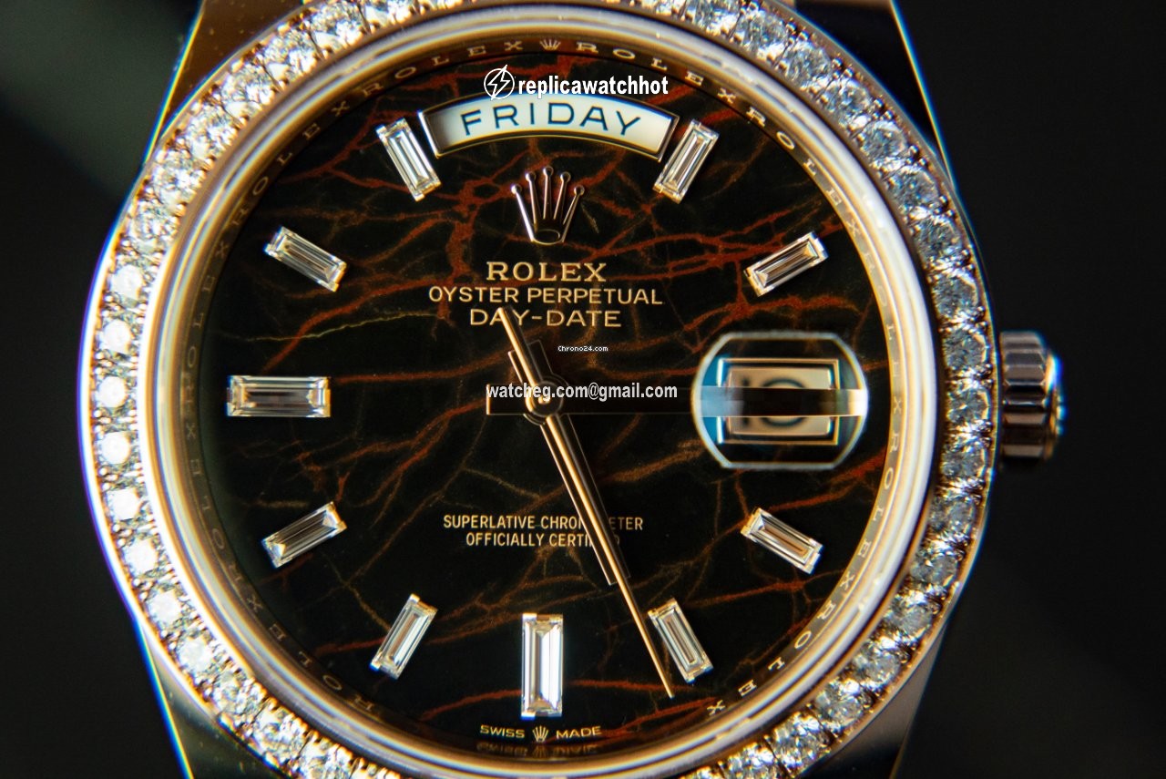 Rolex Day-Date 40 Mens watch Unisex Rose gold Automatic 228345RBR
