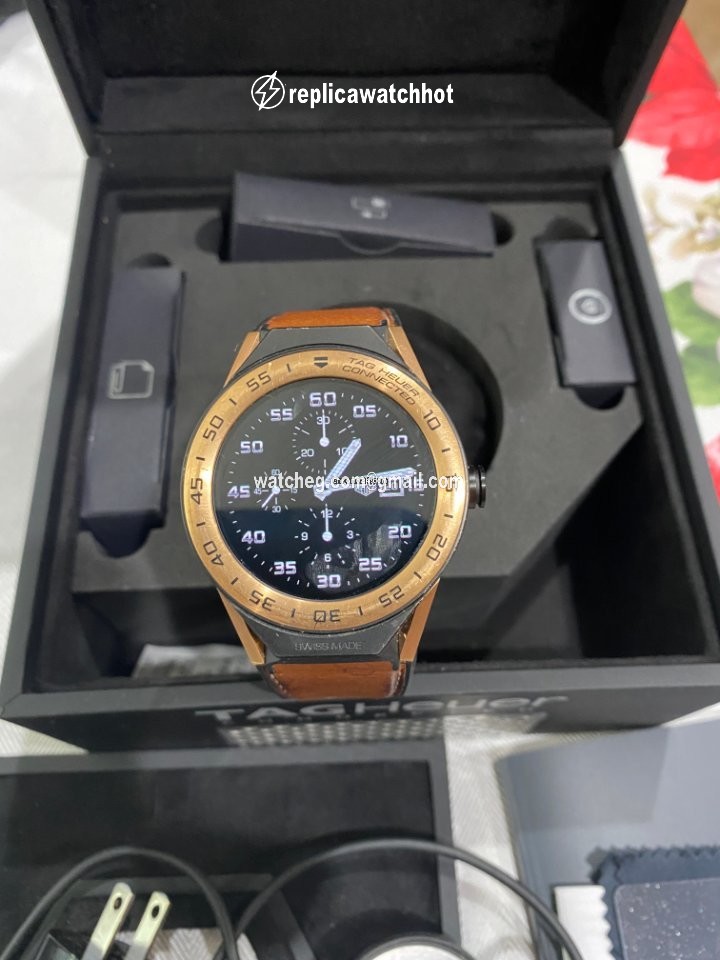 TAG Heuer Connected Mens watch Unisex Quartz Rose gold SBF8A5000.32FT6110