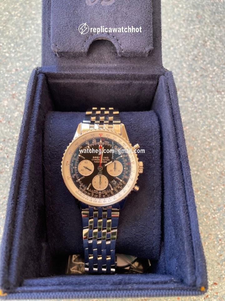 Breitling Navitimer 1 B01 Chronograph 43 Mens watch Unisex Automatic Steel AB0121211B1A1