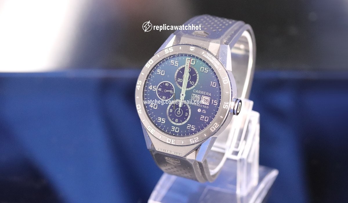 TAG Heuer Connected Quartz Titanium SAR8A80