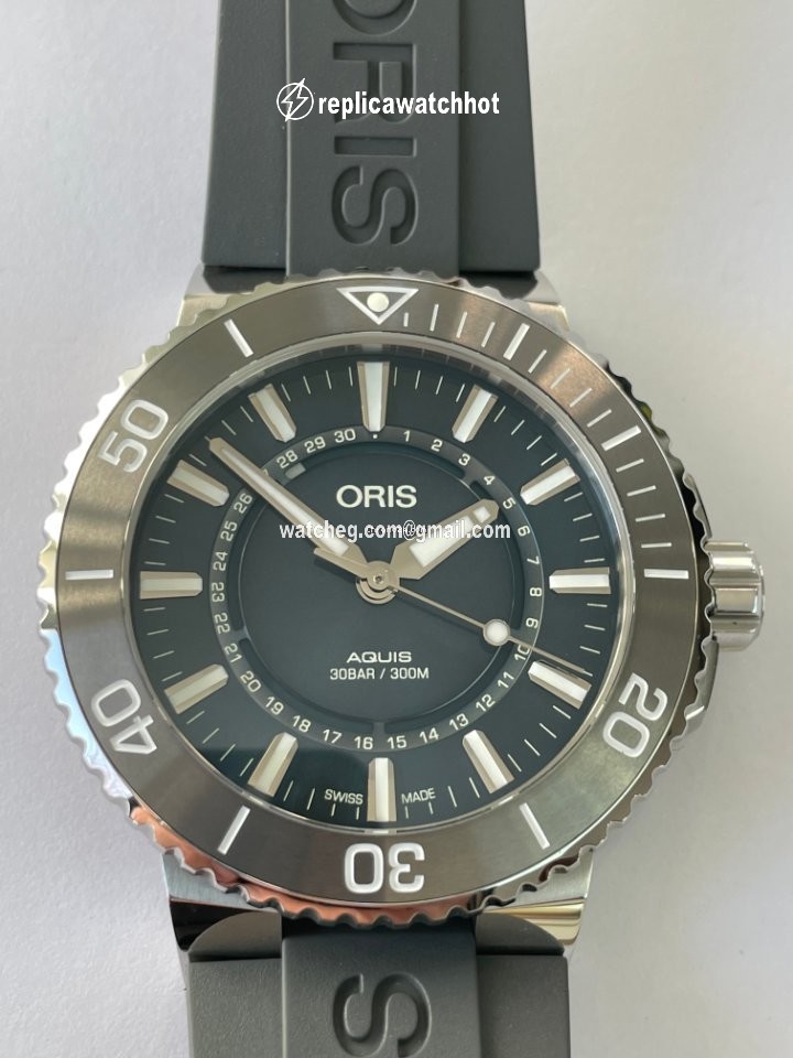Oris Aquis Date Mens watch Unisex Automatic Steel 01 733 7730 4125-Set MB