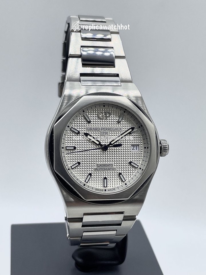 Girard Perregaux Laureato Mens watch Unisex Automatic Steel 81005-11-131-11A