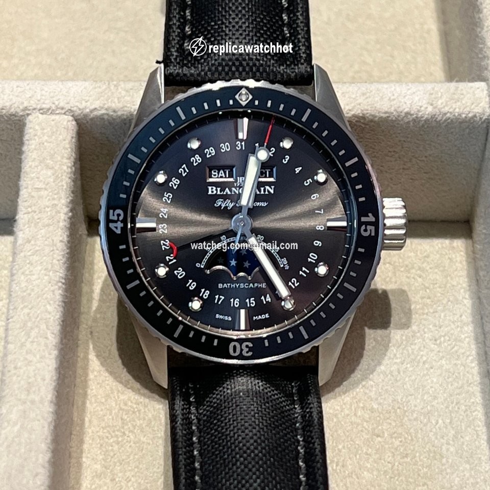 Blancpain Fifty Fathoms Bathyscaphe Mens watch Unisex Automatic Titanium 5054-1110-B52A