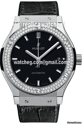 Hublot Classic Fusion 45, 42, 38, 33 mm Mens watch Unisex Automatic Titanium 542.NX.1171.LR.1104
