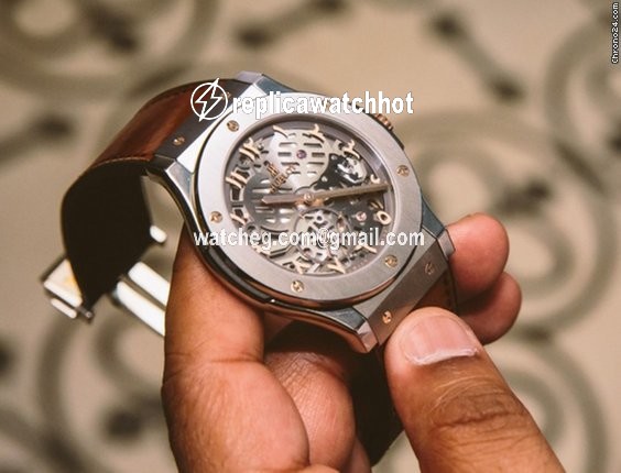 Hublot Classic Fusion Ultra-Thin Mens watch Unisex Manual winding Steel 515.NX.0189.VR.SDQ15