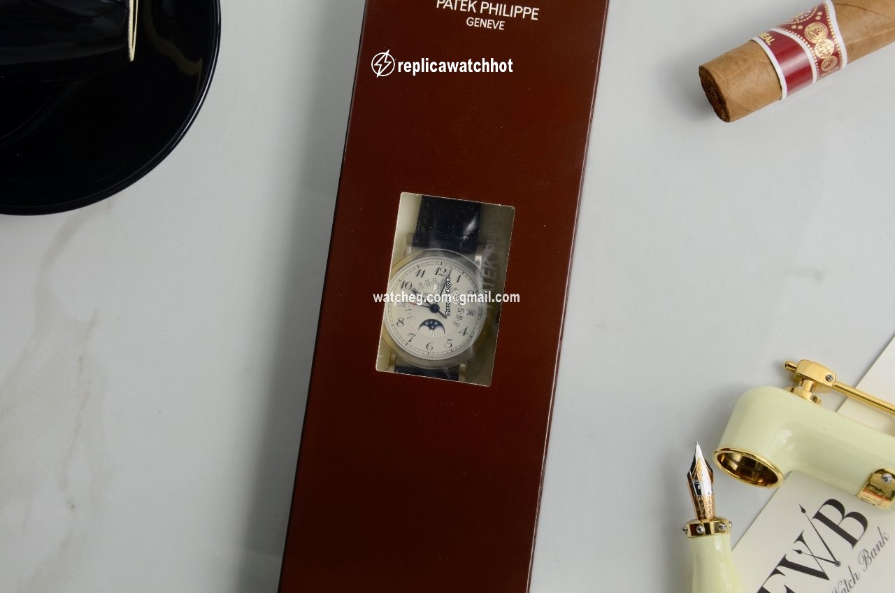 Patek Philippe Perpetual Calendar Mens watch Unisex Automatic White gold 5159G-012