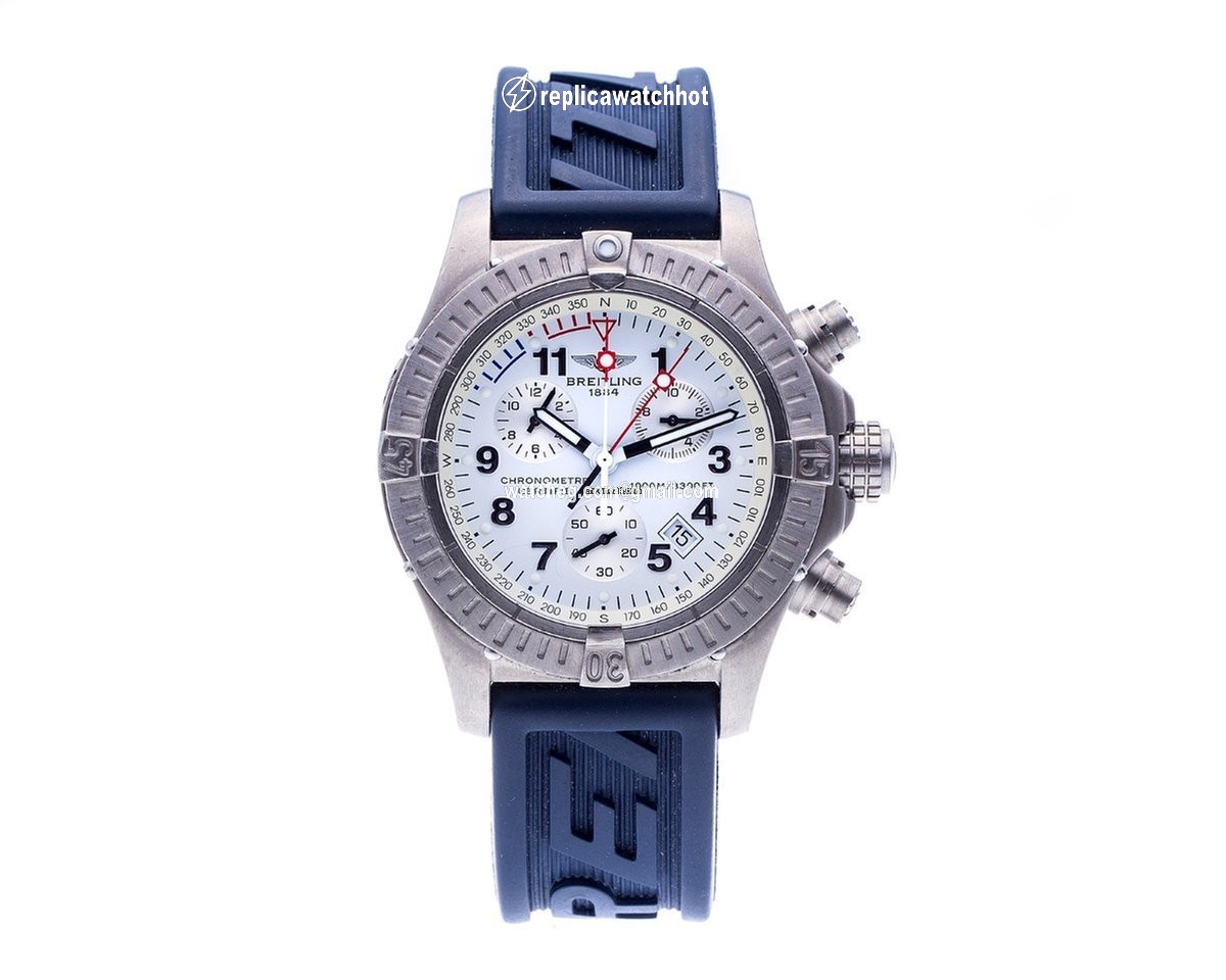 Breitling Avenger Mens watch Unisex Quartz Titanium E73360