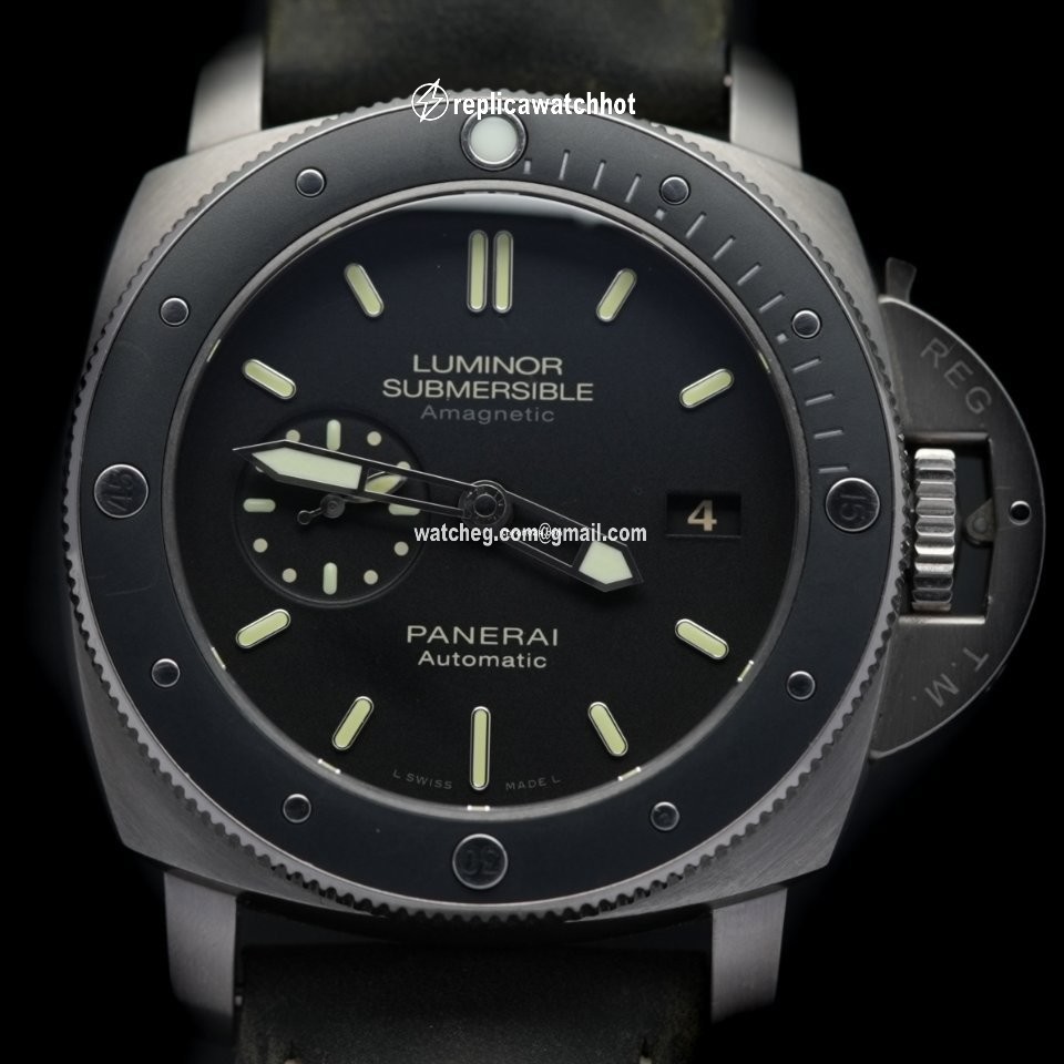 Panerai Luminor Submersible 1950 3 Days Automatic Mens watch Unisex Automatic Titanium PAM 00389