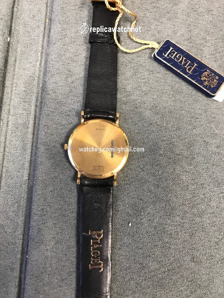Piaget Mens watch Unisex Quartz Yellow gold 8025M 2