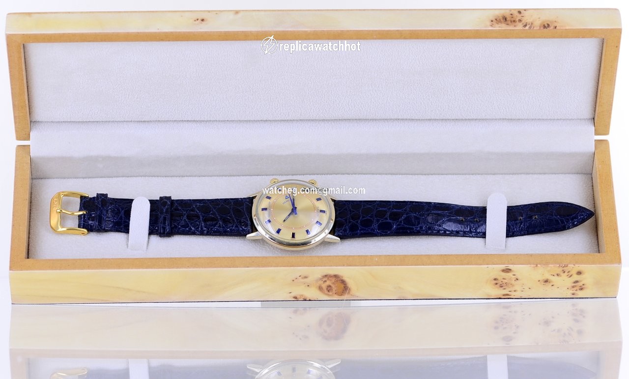 Jaeger-LeCoultre Mens watch Unisex Automatic Gold Steel 874 Memovox Vintage 2