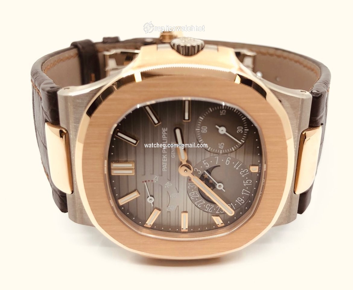Patek Philippe Nautilus 5712GR 2