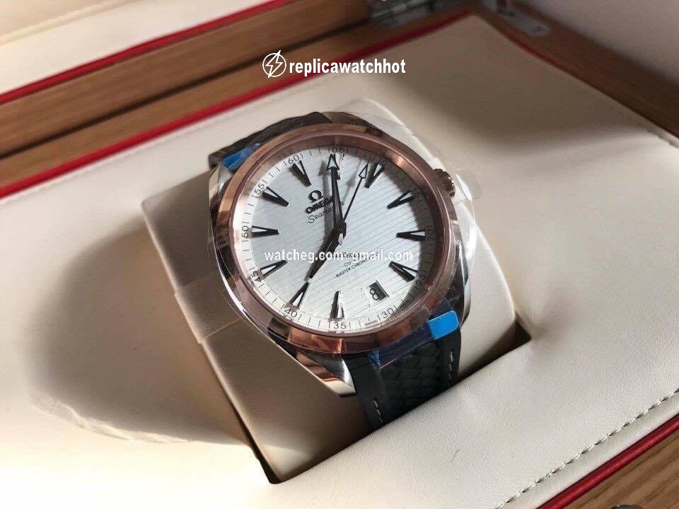 Omega Seamaster Aqua Terra Mens watch Unisex Automatic Gold Steel 220.22.41.21.02.001 2