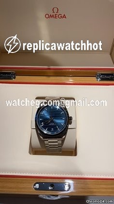 Omega Seamaster Aqua Terra Mens watch Unisex Automatic Steel 220.10.41.21.03.001 2