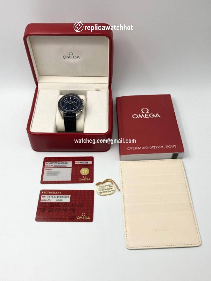 Omega Speedmaster Professional Moonwatch Mens watch Unisex Automatic Titanium 311.93.44.51.03.001 2