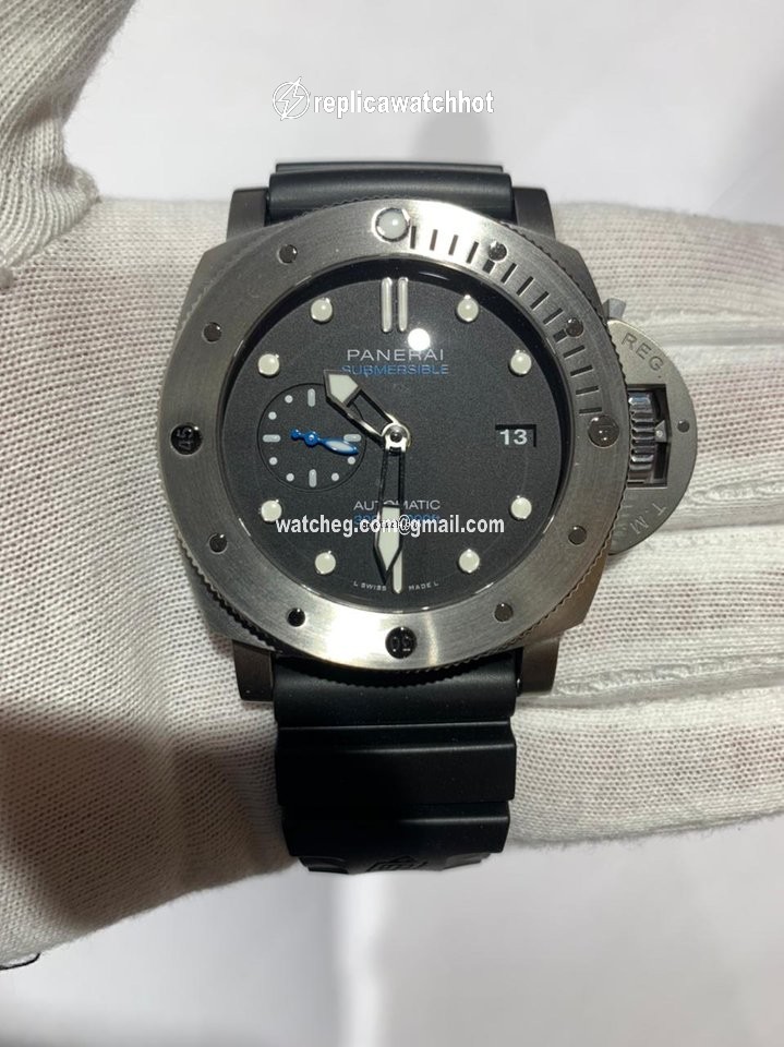 Panerai Luminor Submersible 1950 3 Days Automatic Mens watch Unisex Automatic Titanium PAM 01305 2
