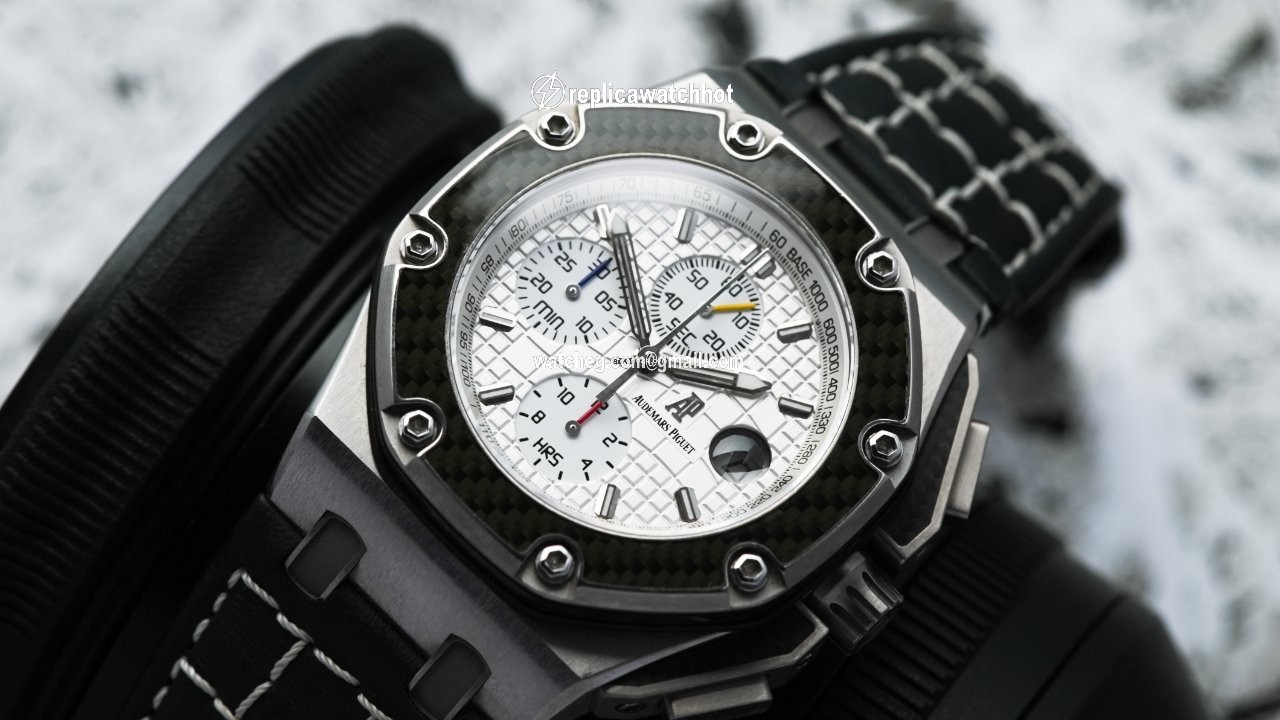 Audemars Piguet Royal Oak Offshore Chronograph Mens watch Unisex Automatic Titanium 26030IO.OO.D001IN.01 2