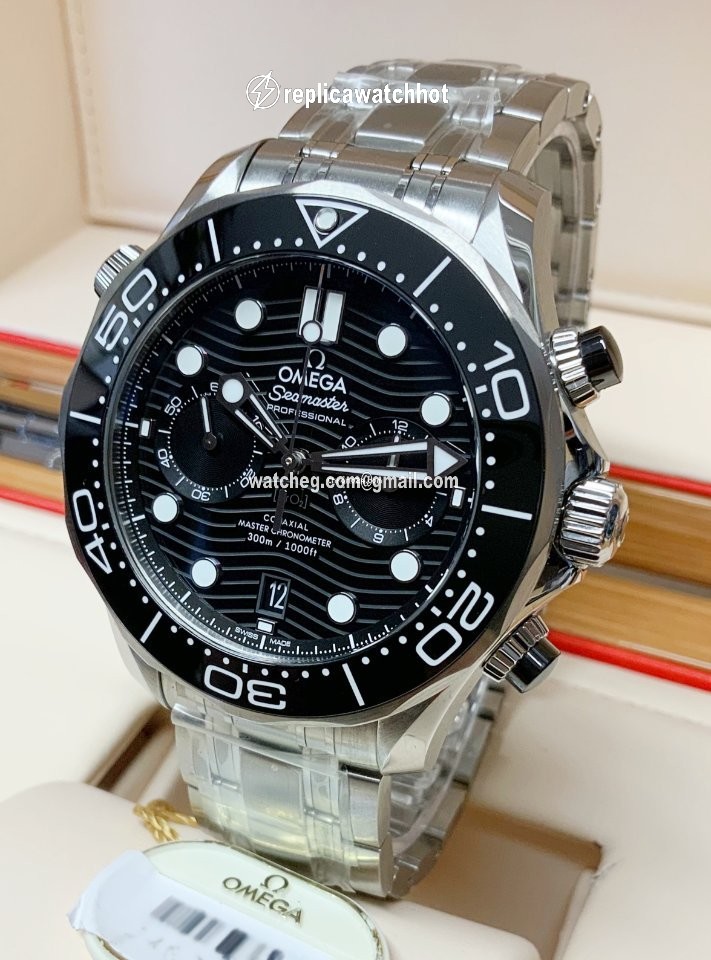 Omega Seamaster Diver 300 M Mens watch Unisex Automatic Steel 210.30.44.51.01.001 2