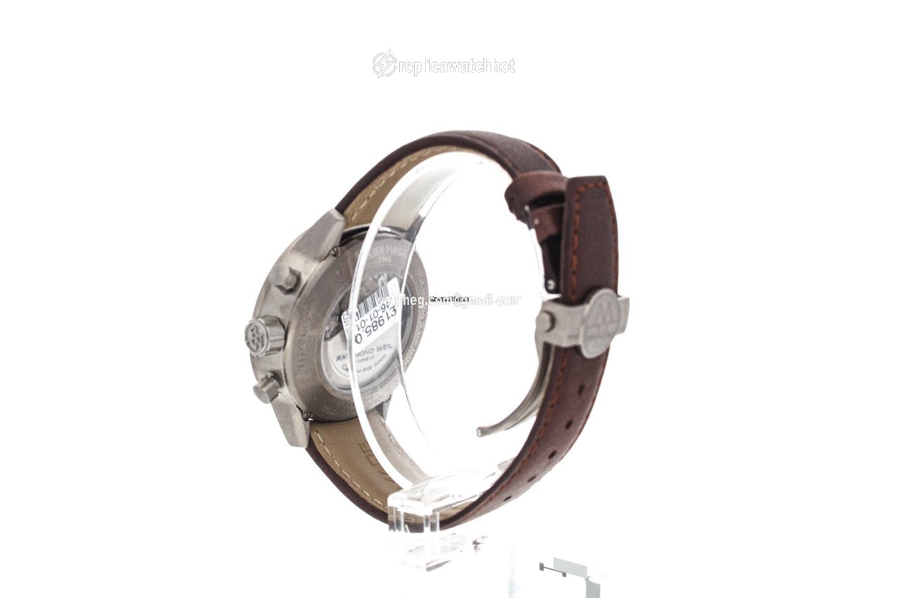 Raymond Weil Freelancer Mens watch Unisex Automatic Titanium 7745-TIC-05609 2