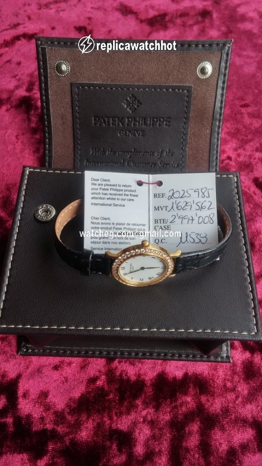 Patek Philippe Calatrava Womens watch Quartz Yellow gold 4820J 2