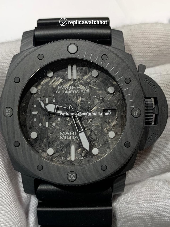 Panerai Luminor Submersible Mens watch Unisex Automatic Carbon PAM00979 2