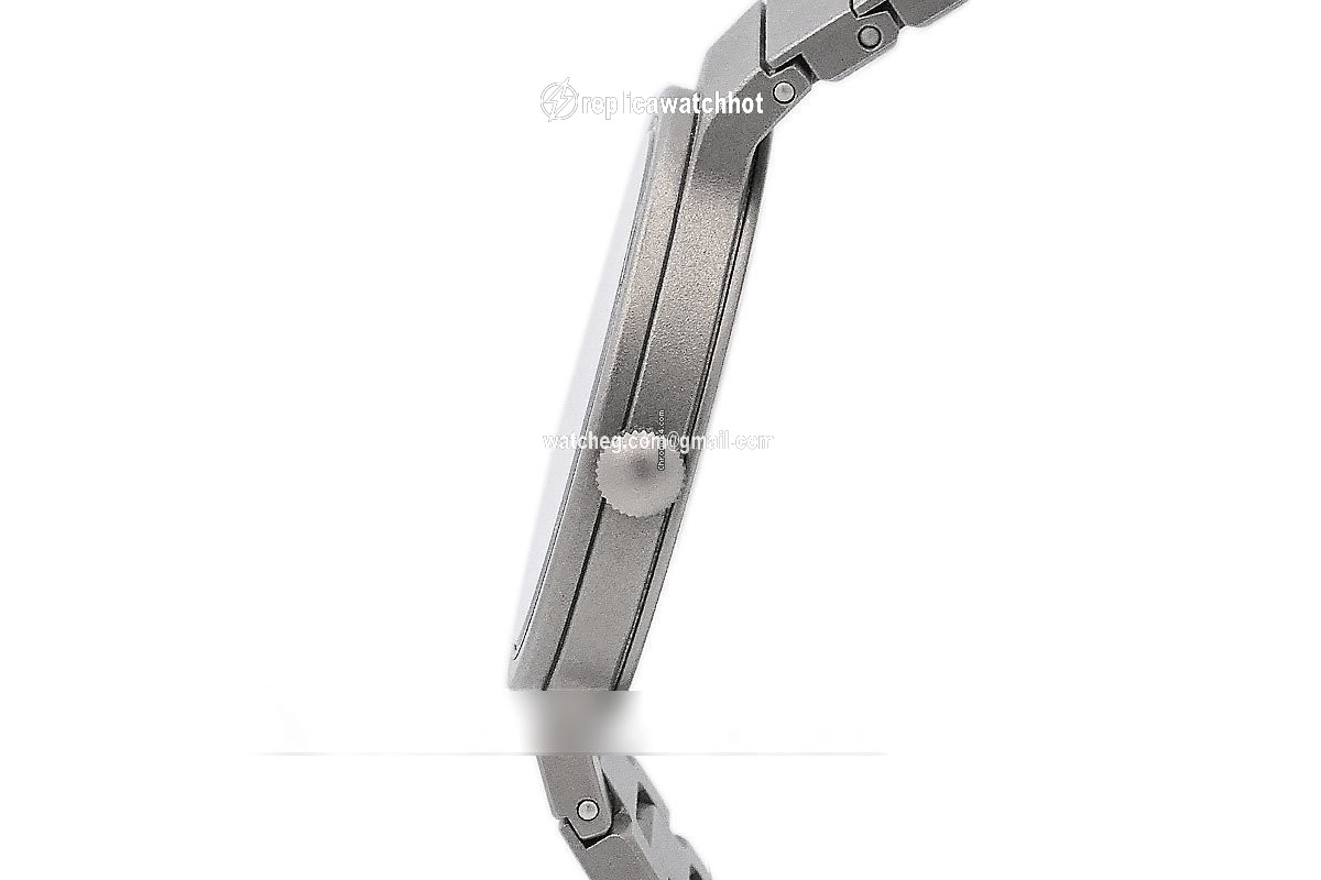 IWC Porsche Design Quartz Titanium 3336 2