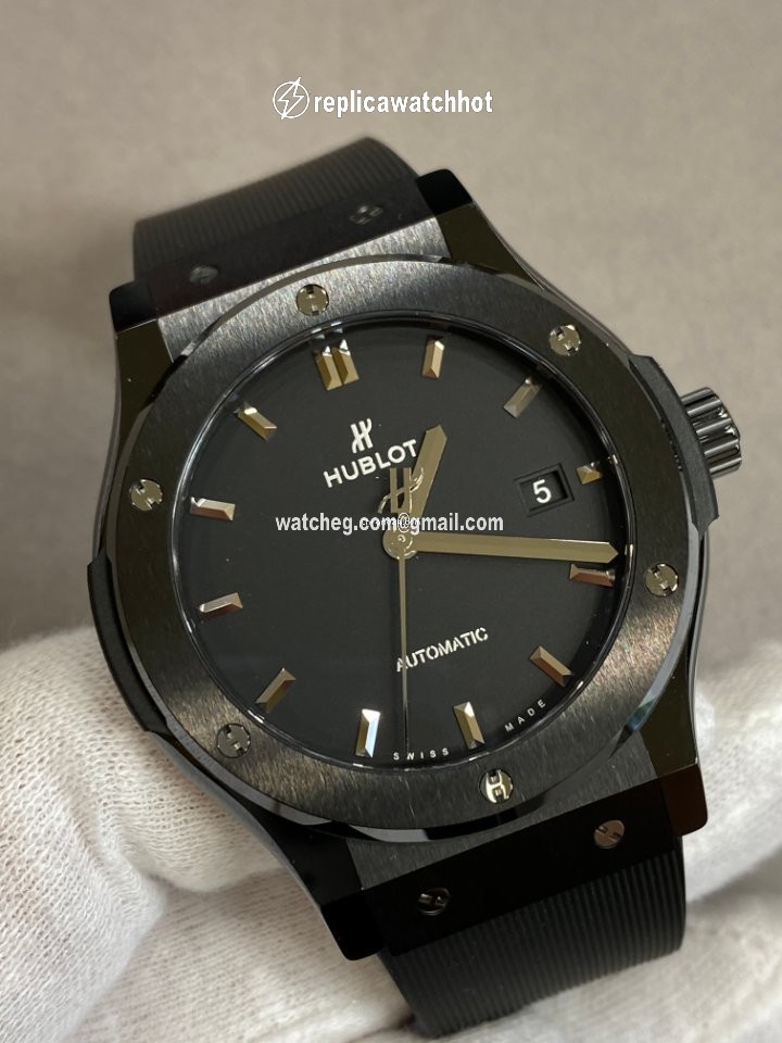 Hublot Classic Fusion 45, 42, 38, 33 mm Mens watch Unisex Automatic Ceramic 542.CM.1171.RX 2