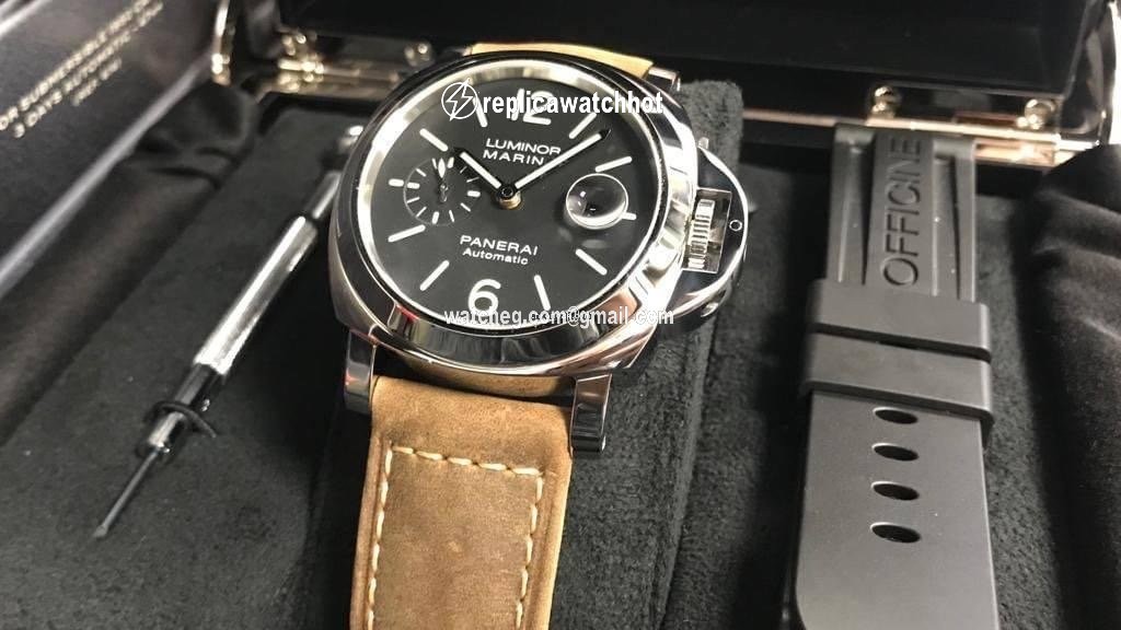 Panerai Luminor Marina Automatic Mens watch Unisex Automatic Steel PAM 01104 2